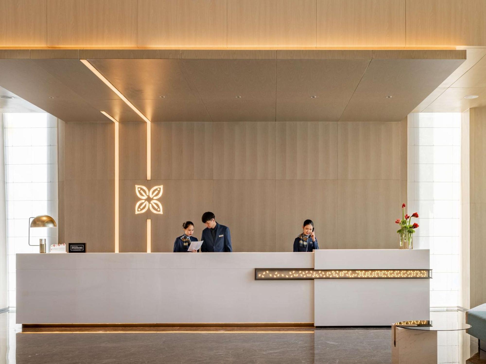 Hilton Garden Inn Shenzhen World Exhibition & Convention Center المظهر الخارجي الصورة